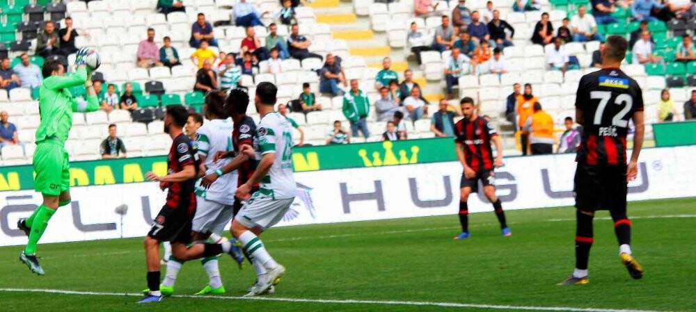 Spor Toto Süper Lig: Konyaspor: 1 - Fatih Karagümrük: 0 (İlk yarı)