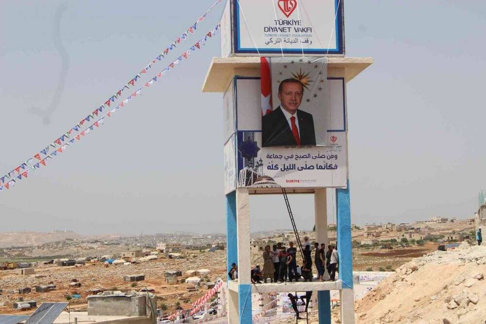 İçişleri Bakanı Soylu, İdlib’de briket evlerin anahtar teslim törenine katıldı