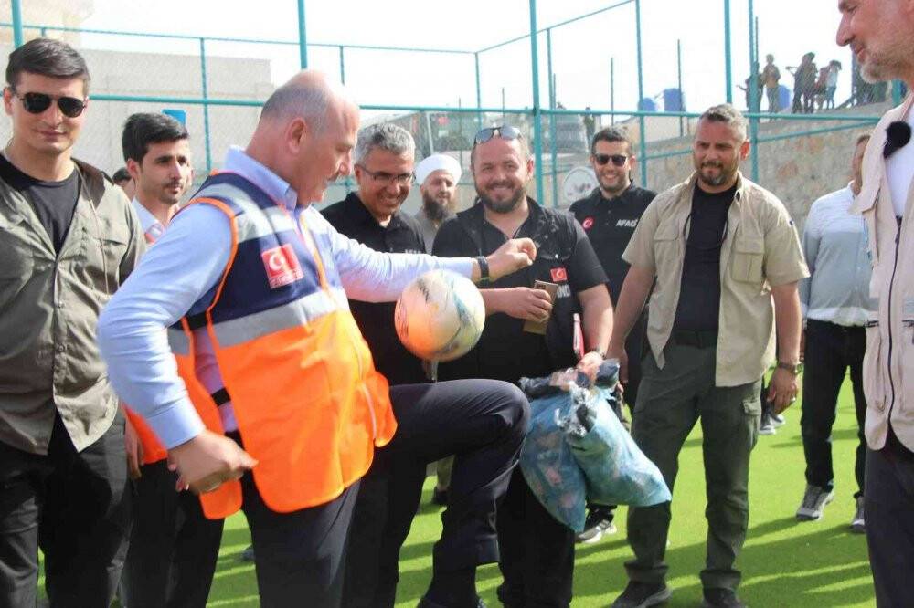 İçişleri Bakanı Soylu, İdlib’de briket evlerin anahtar teslim törenine katıldı