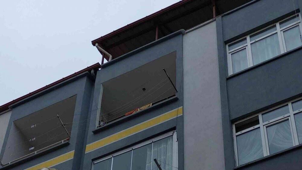 Uykunun etkisiyle 5. kattan düşerek ağır yaralandı