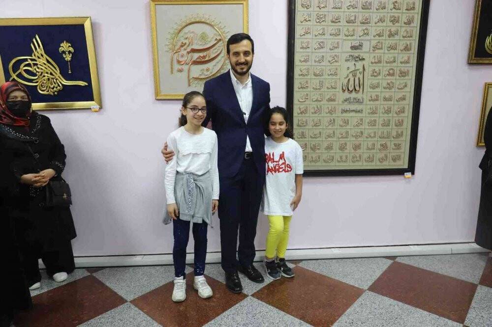50 bin adet çiviyle Esma-ül Hüsna’yı yazdı