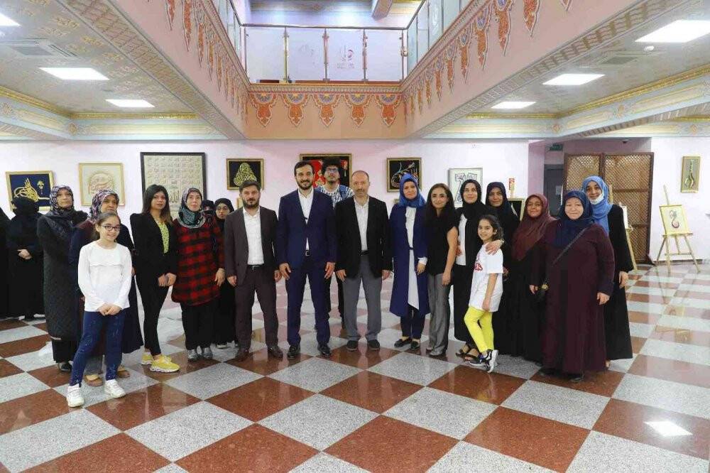 50 bin adet çiviyle Esma-ül Hüsna’yı yazdı