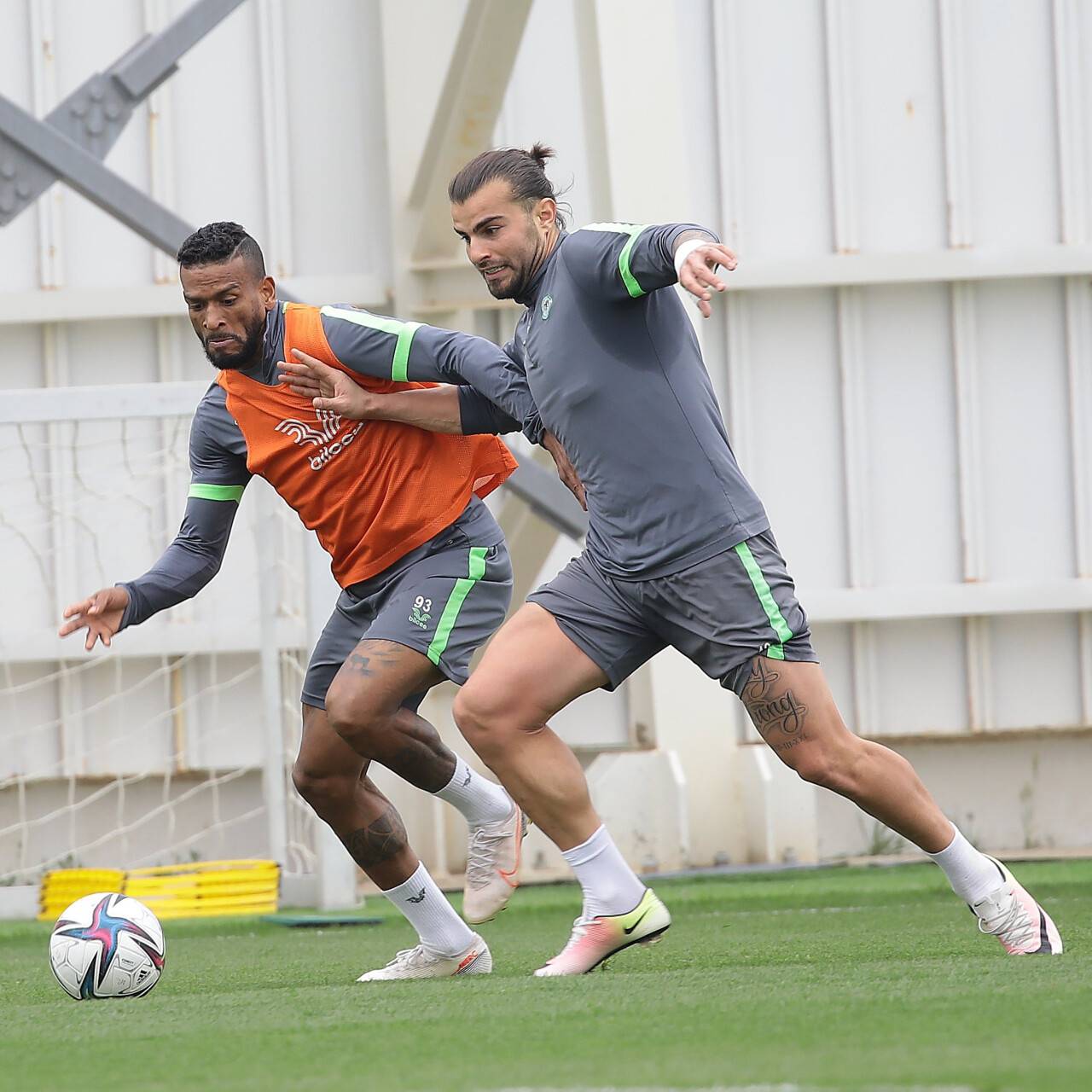 aa-20220505-27774982-27774979-konyaspor-antalyaspor-maci-hazirliklarini-surdurdu.jpg
