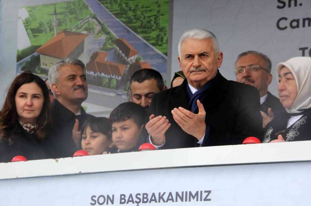 Binali Yıldırım ve ailesi tarafından yaptırılan camii ve külliyenin temel atma töreni gerçekleşti