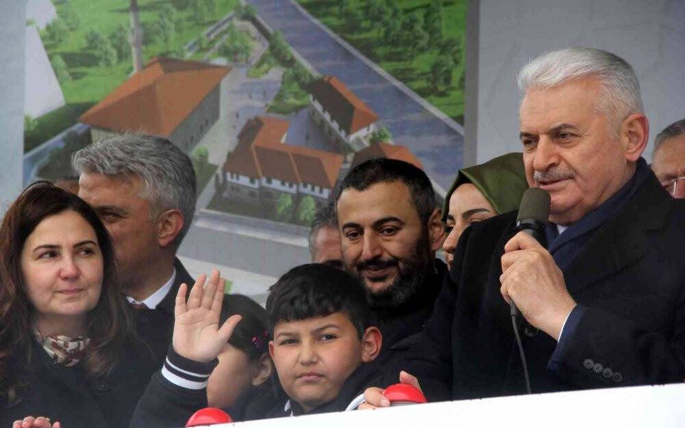 Binali Yıldırım ve ailesi tarafından yaptırılan camii ve külliyenin temel atma töreni gerçekleşti