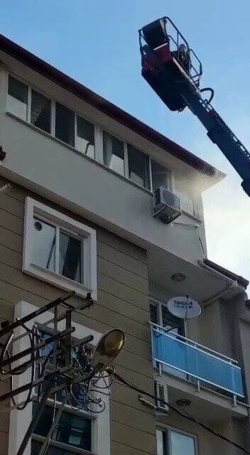 Çatı yangını paniğe neden oldu