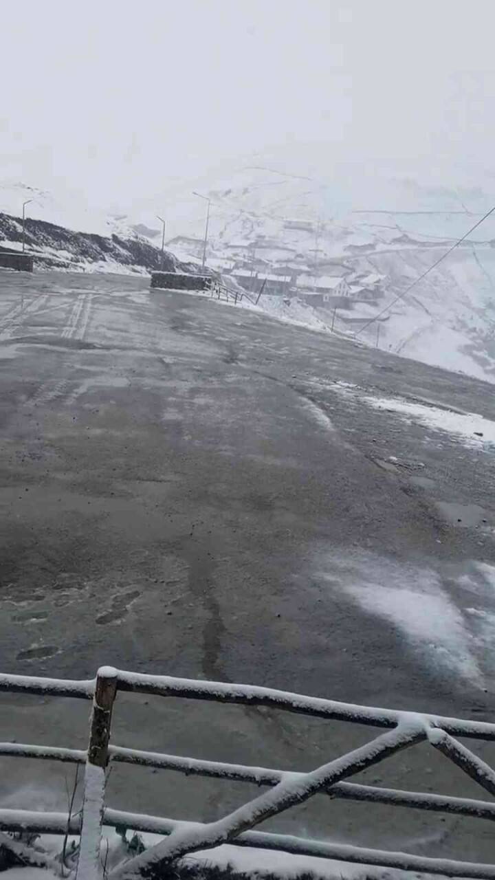 Mayıs ayında beyaza büründü