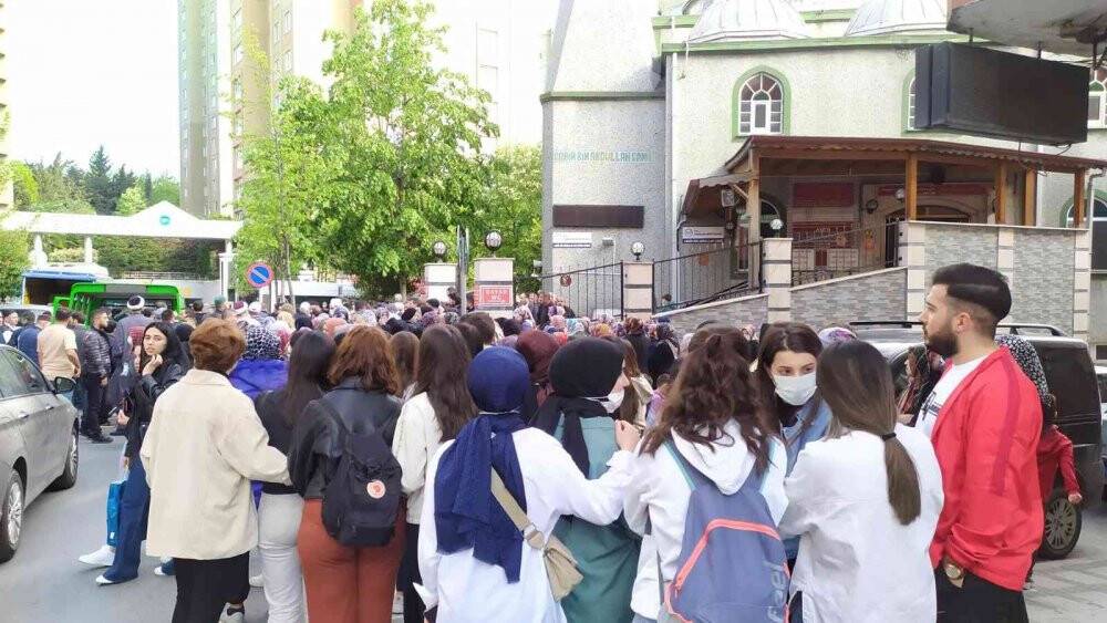 Saplantılı eski sevgilisinin öldürdüğü genç kıza acı veda