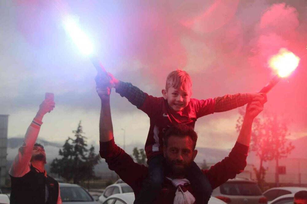 Trabzonspor Hatay’da coşku ile karşılandı