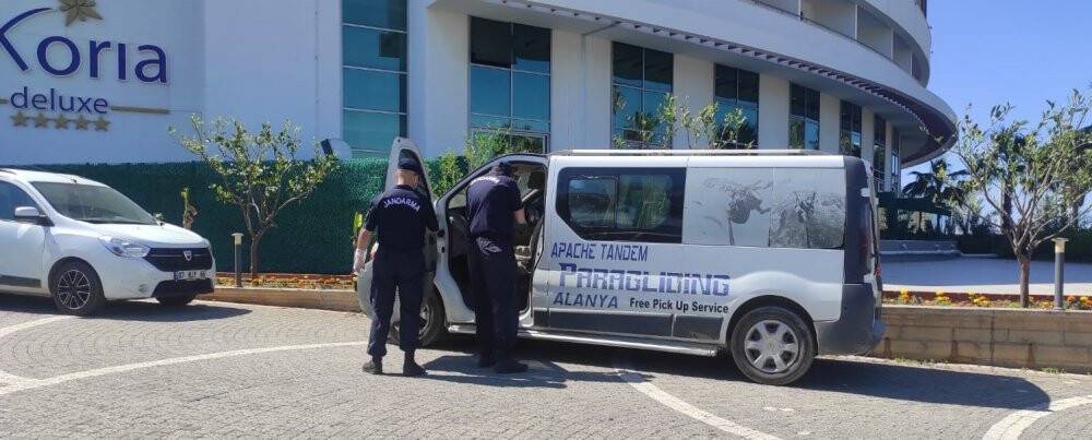 Alanya’da tur minibüsünü çalan turist yakalandı