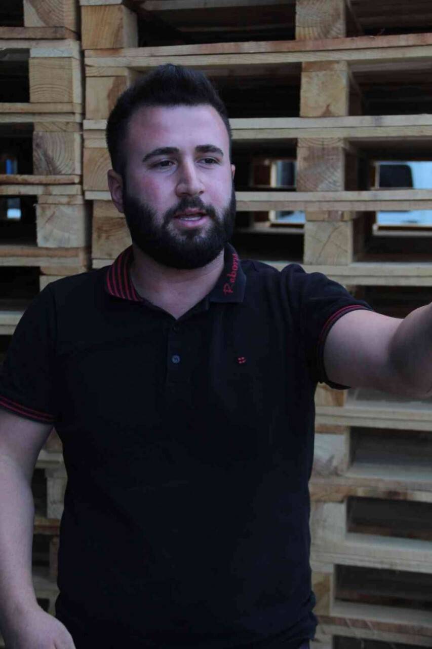 Genç çiftçi bulduğu parayı polise teslim etti