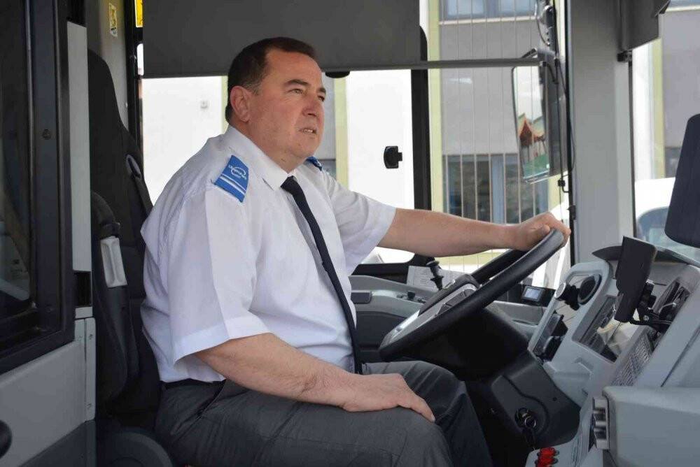 Otobüsü durdurup Türk bayrağını yerde bırakmayan şoför o anları anlattı