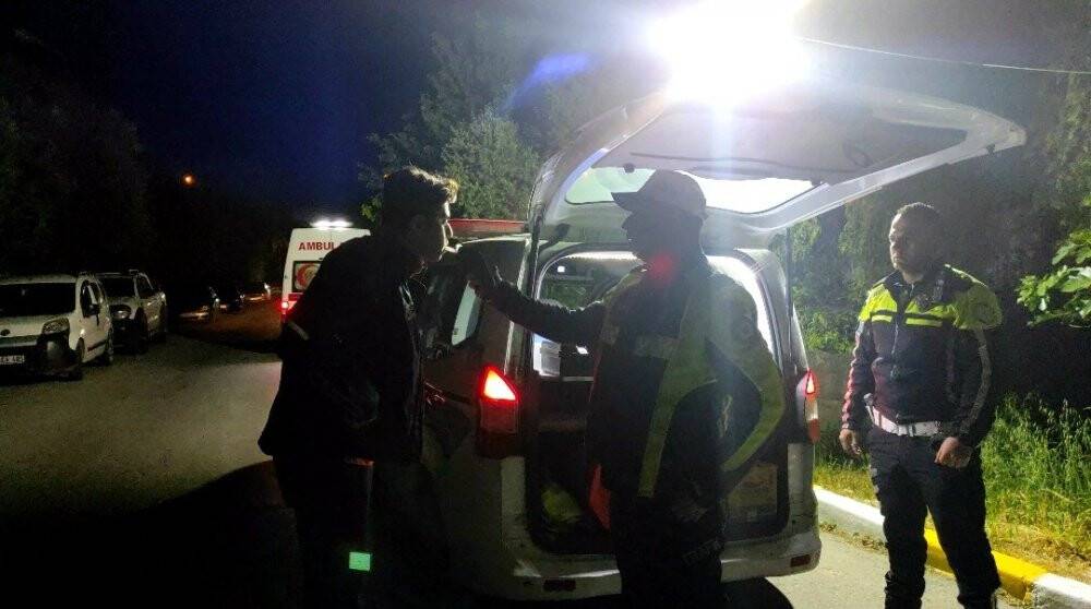 Seyir halinde motosikletten düşen yolcu yaralandı