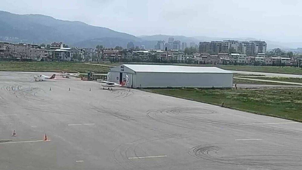 Düşen uçağın pilotlarının havalimanındaki son görüntüleri ortaya çıktı