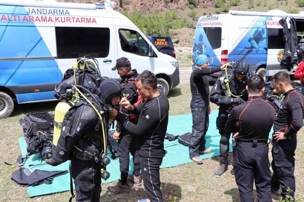 Kaza sonrası suda kaybolan Fevzi Bulut’u bulmak için Ankara’dan özel ekip geldi