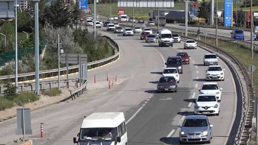 43 ilin geçiş noktasında trafik yoğunluğu