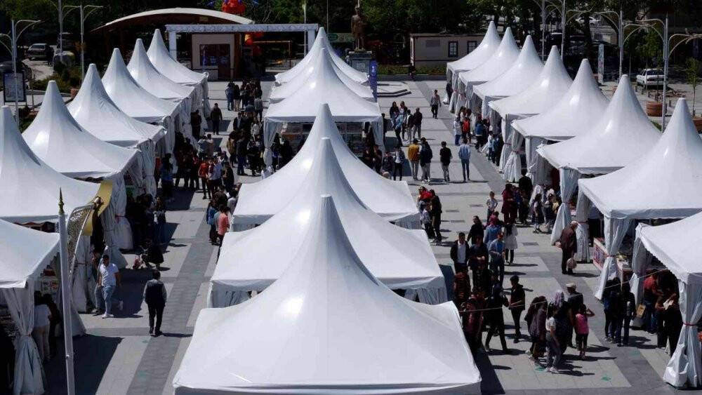 Akşehir 6. Kitap Fuarı açıldı