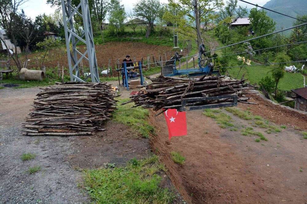 Gelmeyen yaz vatandaşları yakacak derdine düşürdü