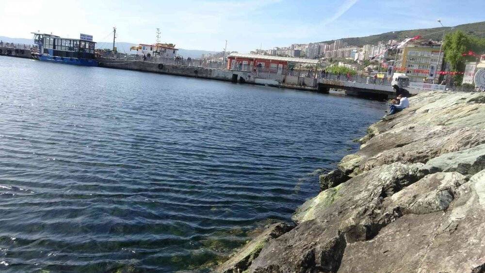 Gemlik’te müsilaj sona erdi, denizi oltacılar doldurdu