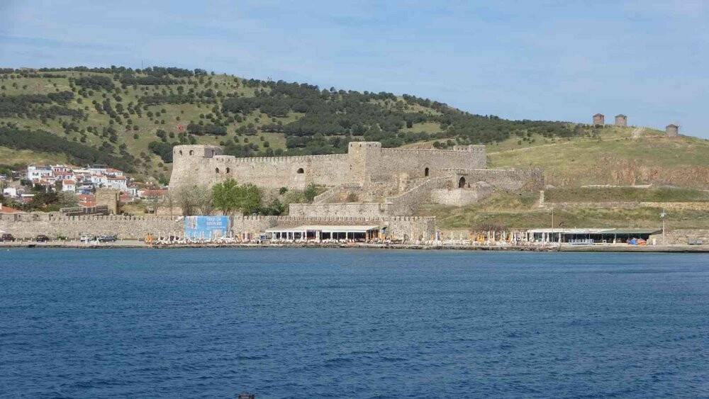 Hizmete giren 1915 Çanakkale Köprüsü’yle birlikte Bozcaada’ya tatilci akını bekleniyor