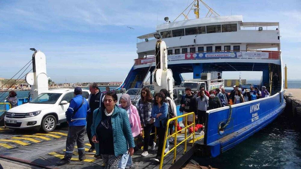 Hizmete giren 1915 Çanakkale Köprüsü’yle birlikte Bozcaada’ya tatilci akını bekleniyor