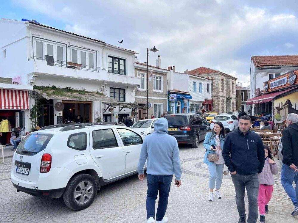 Hizmete giren 1915 Çanakkale Köprüsü’yle birlikte Bozcaada’ya tatilci akını bekleniyor