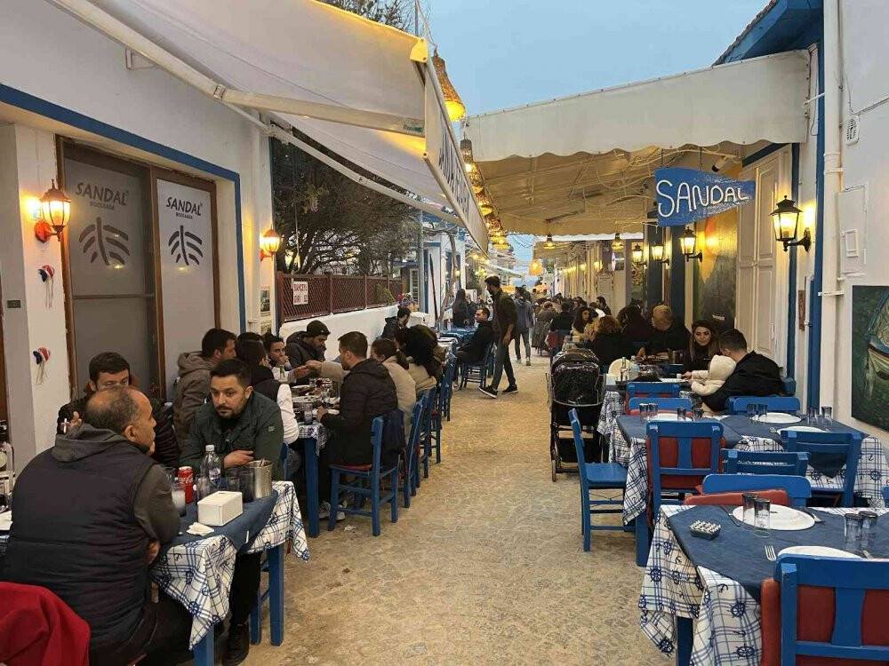 Hizmete giren 1915 Çanakkale Köprüsü’yle birlikte Bozcaada’ya tatilci akını bekleniyor