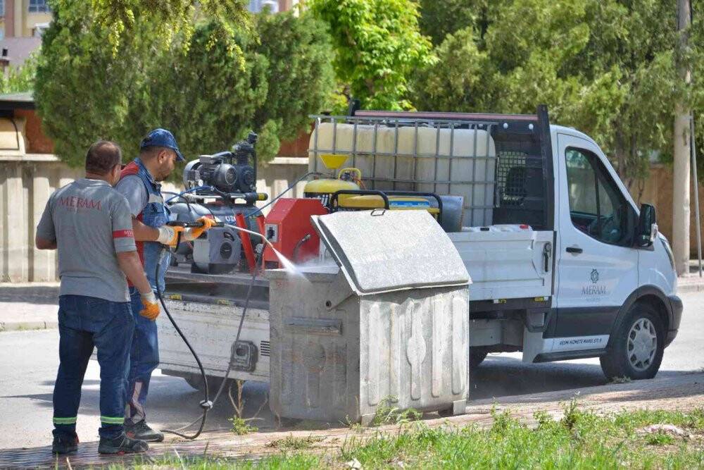 Meram’ın cadde ve sokaklarında bahar temizliği
