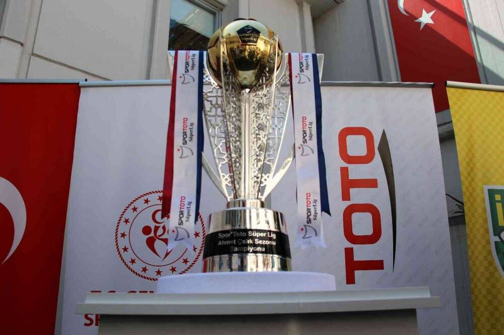 Şampiyon Trabzonspor’un kupası teslim edilmek üzere TFF’ye gönderildi