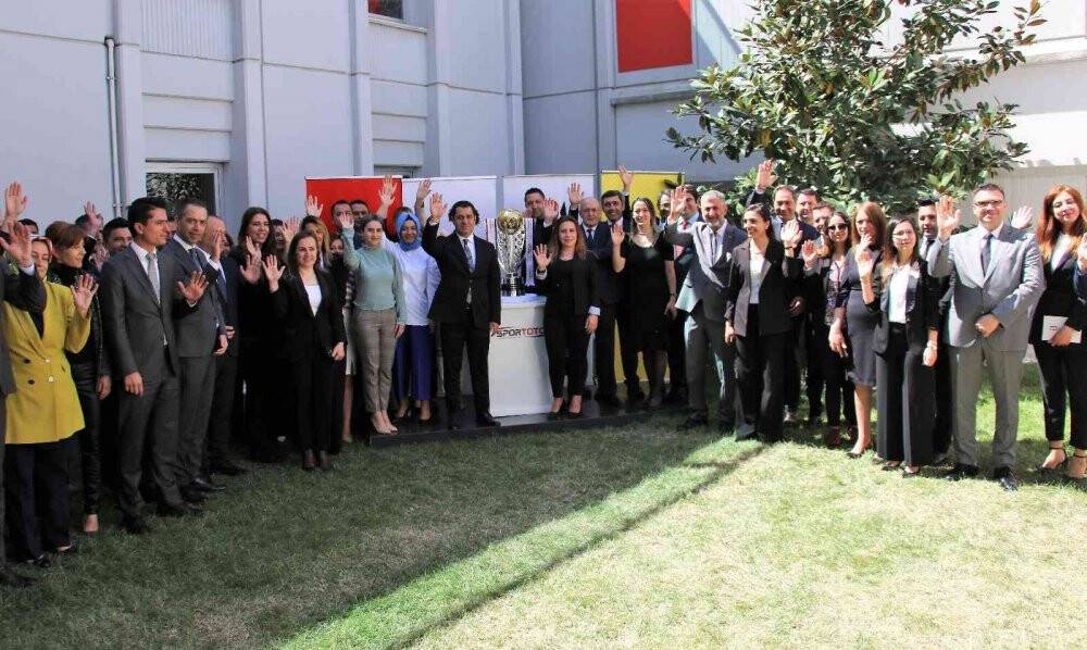 Şampiyon Trabzonspor’un kupası teslim edilmek üzere TFF’ye gönderildi