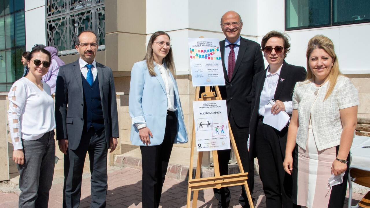 hemsirelik-haftasi-selcuk-universitesinde-etkinliklerle-kutlaniyor-1.jpg