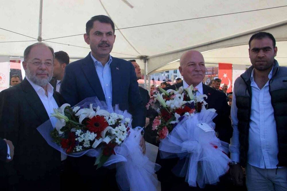 Bakan Murat Kurum temel attı, anahtar teslimi yaptı