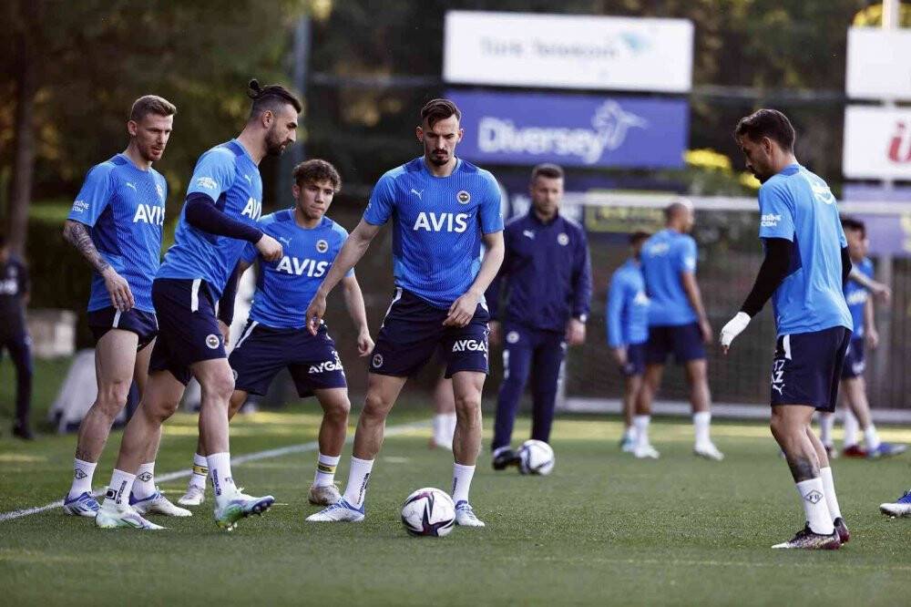 Fenerbahçe, Fatih Karagümrük maçı hazırlıklarını tamamladı