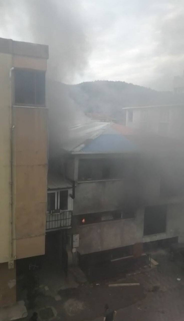 Sultanbeyli’de tekstil atölyesinde korkutan yangın