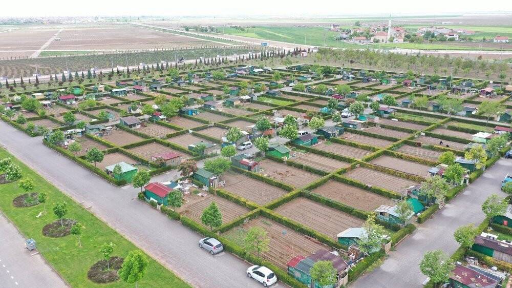 Karatay Hobi Bahçelerinin sakinleri ekim sezonunu açtı