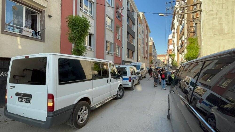Cam silerken 3. kattan düşen kadın hayatını kaybetti