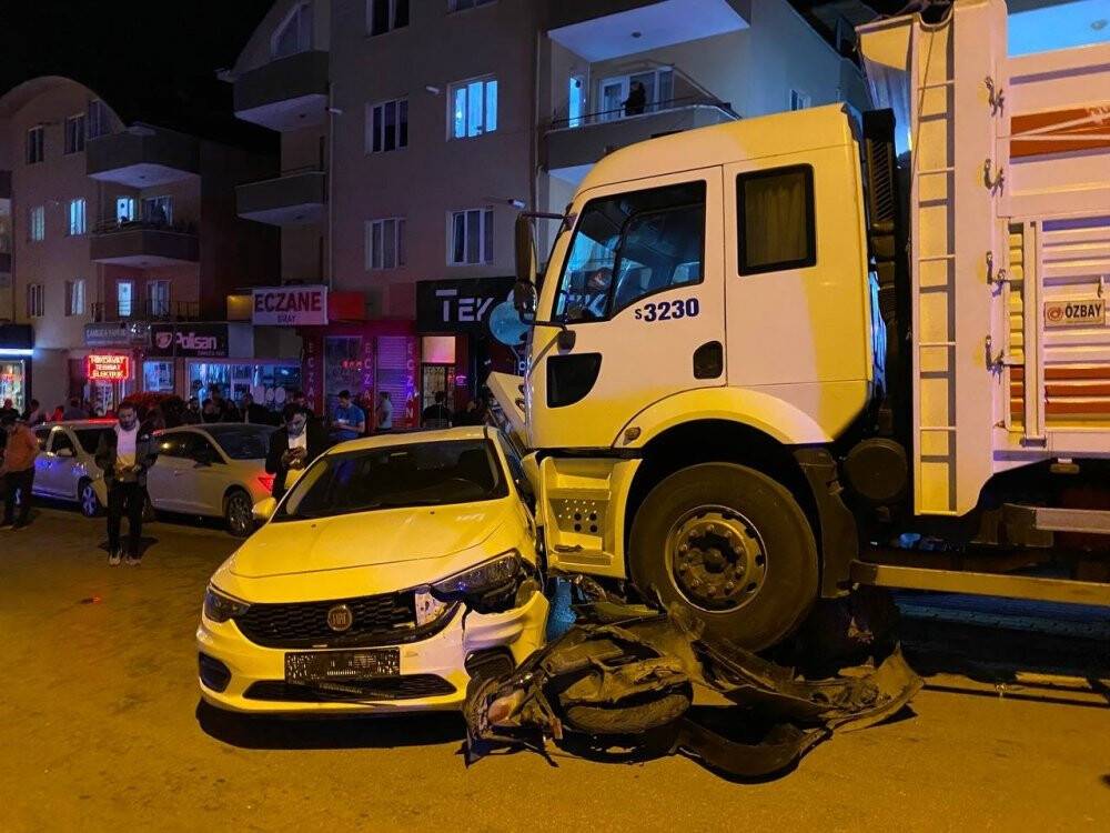 Bursa’da kamyonun 9 aracı biçtiği anlara ait yeni görüntüler ortaya çıktı