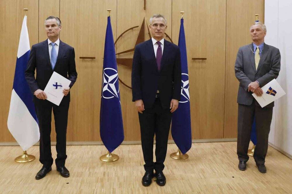 Finlandiya ve İsveç NATO’ya üyelik başvurusunu yaptı