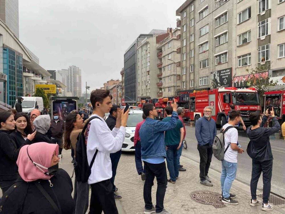 Ümraniye’de mobilya atölyesinde yangın