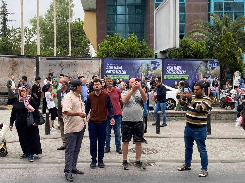 Ümraniye’de mobilya atölyesinde yangın