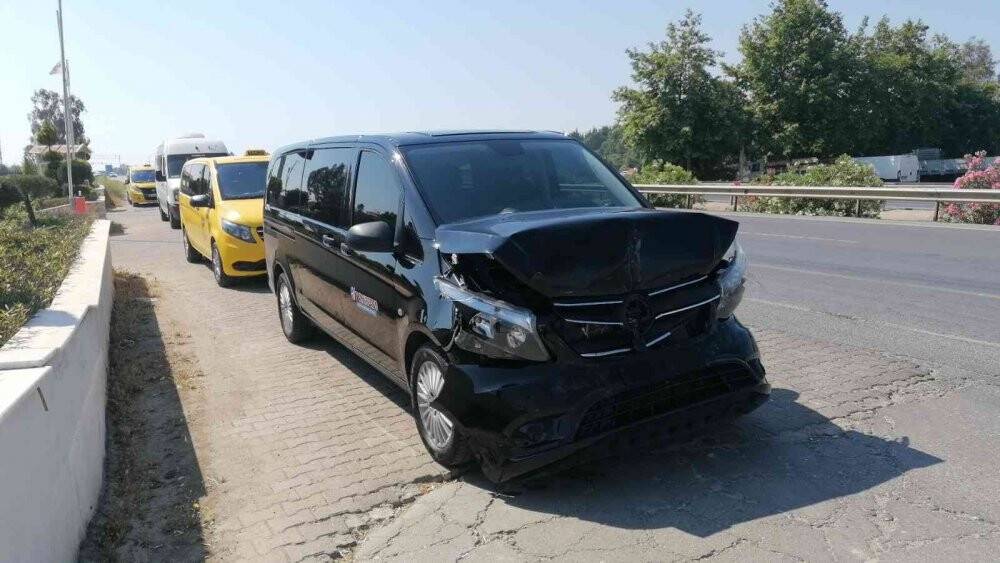 Zincirleme kazada İngiliz turist yaralandı