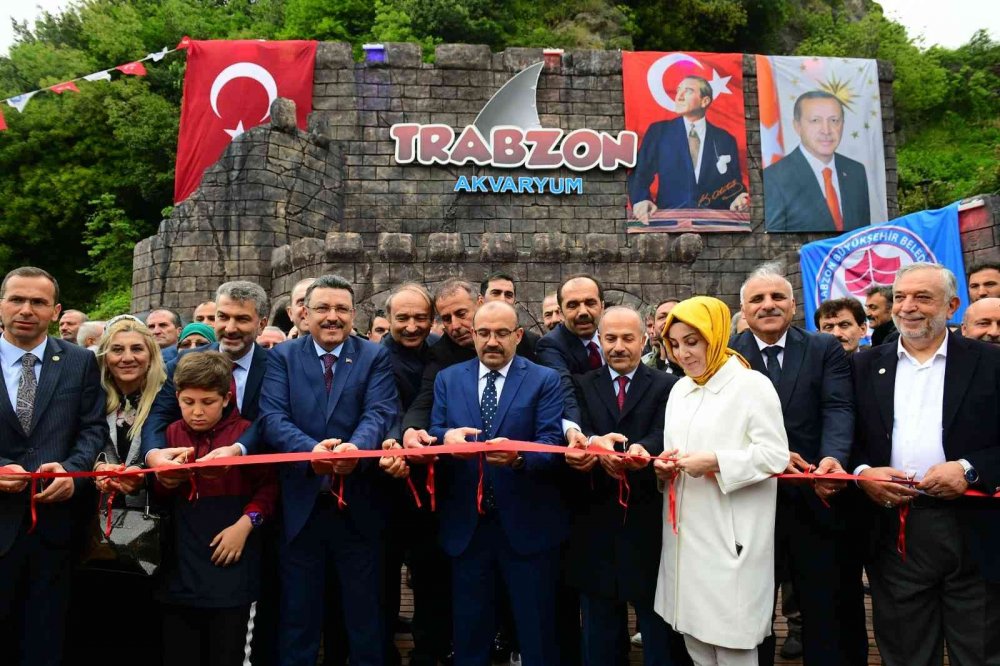 Dünyada tünel içerisinde inşa edilen ilk akvaryum Trabzon’da açıldı