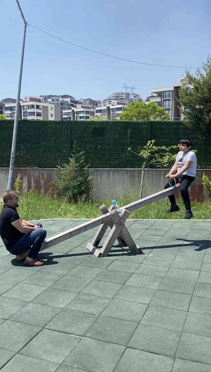 Fenomen ciğerciden öğrencilere büyük jest