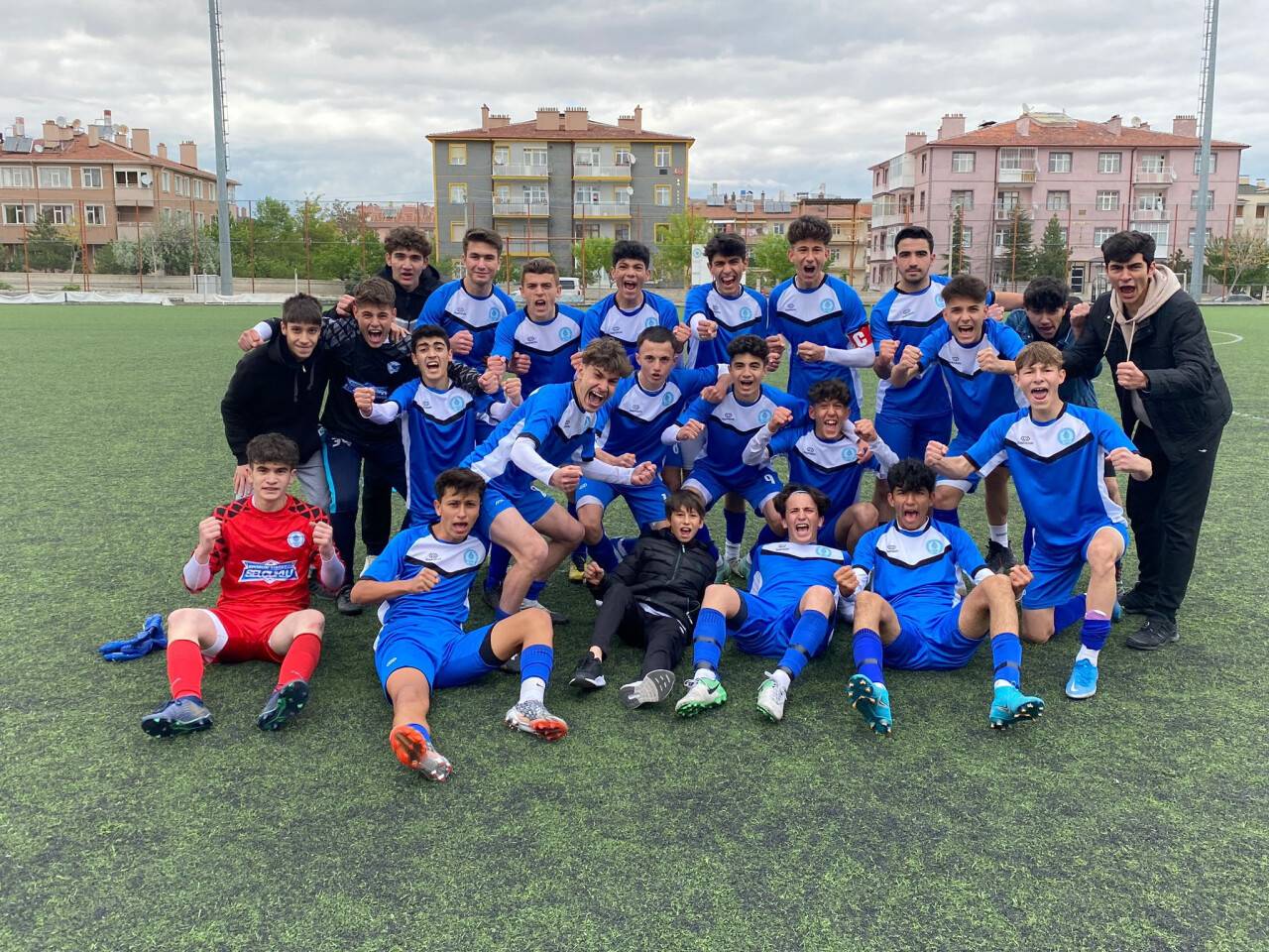 futbol-u16-takimi-konya-sampiyou.jpg