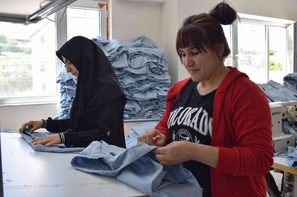 Tekstil atölyesi kadınlara ekmek kapısı oldu