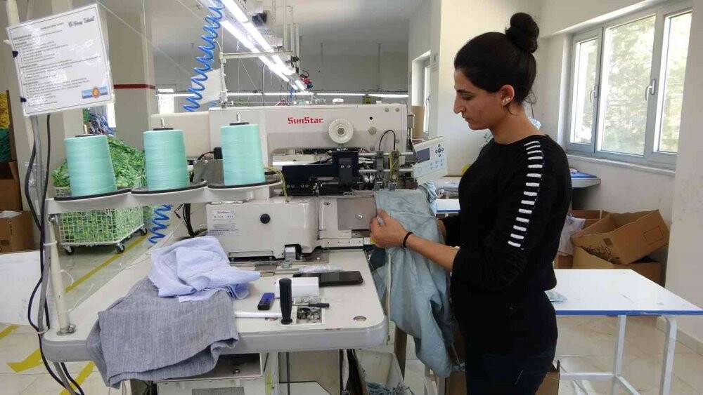 Tekstil atölyesi kadınlara ekmek kapısı oldu