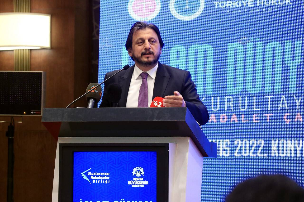 aa-20220520-27923806-27923804-islam-dunyasi-hukuk-kurultayi-konyada-basladi.jpg