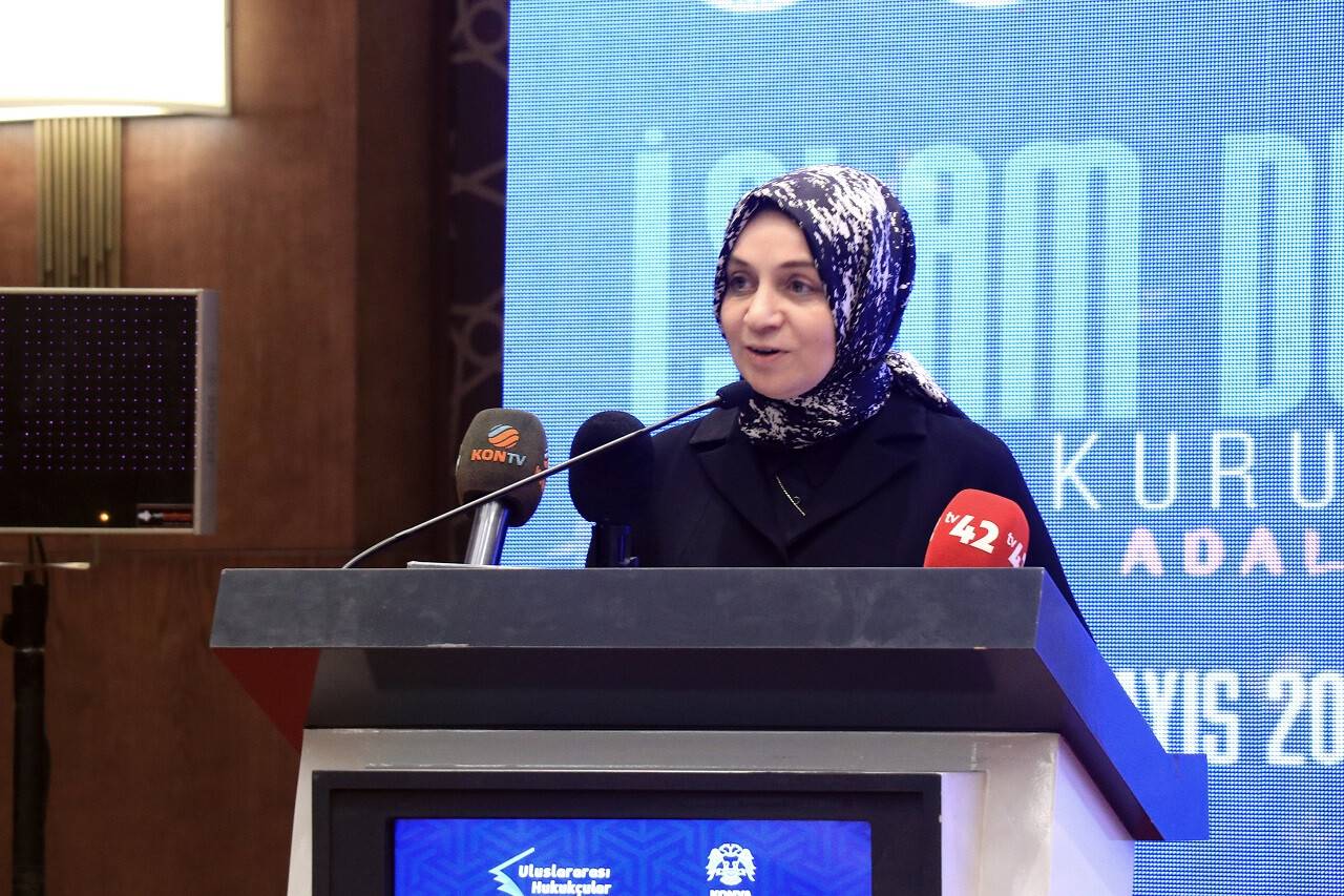 aa-20220520-27923806-27923805-islam-dunyasi-hukuk-kurultayi-konyada-basladi.jpg