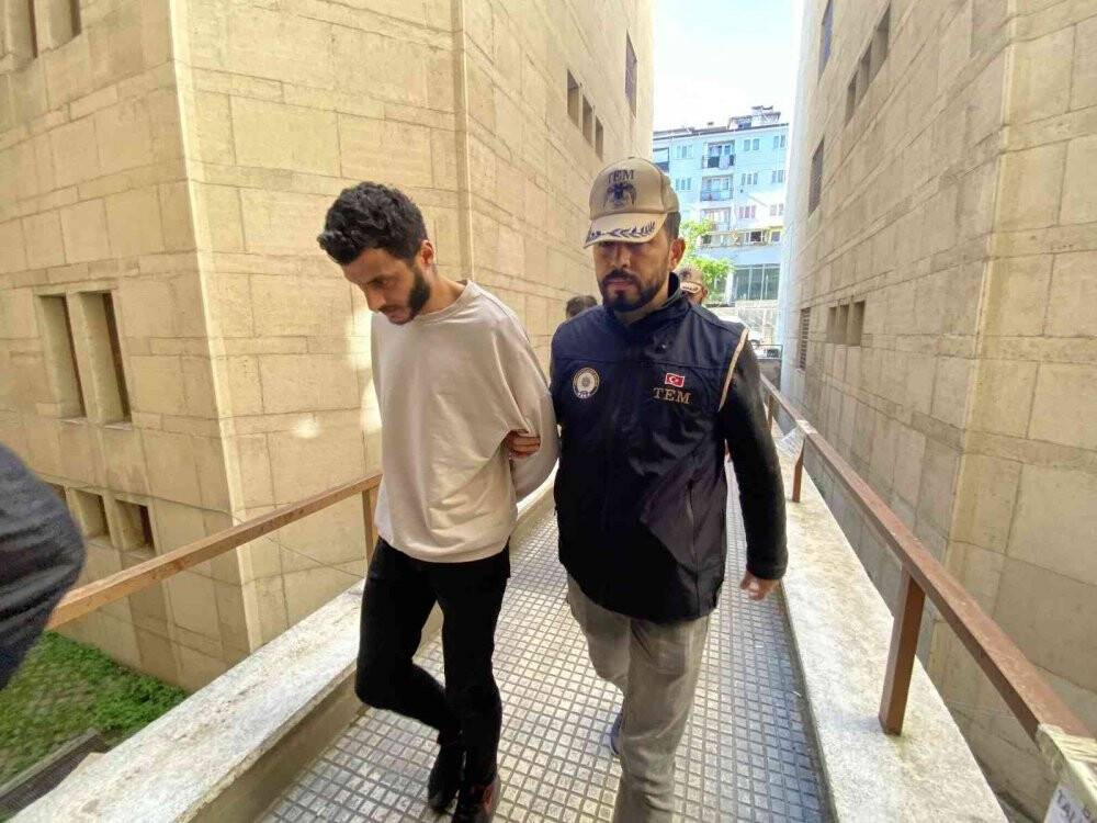 Bursa’da 3 DEAŞ bombacısı adliyeye sevk edildi