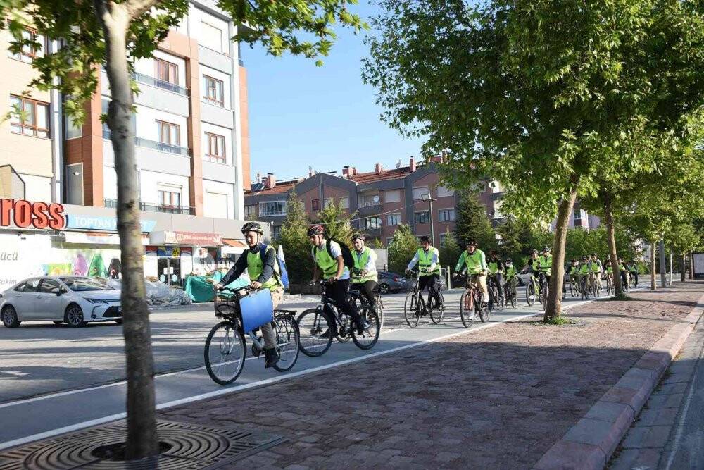 Konya’da öğrenciler okullarına güvenli bisiklet yolu ile gidiyor